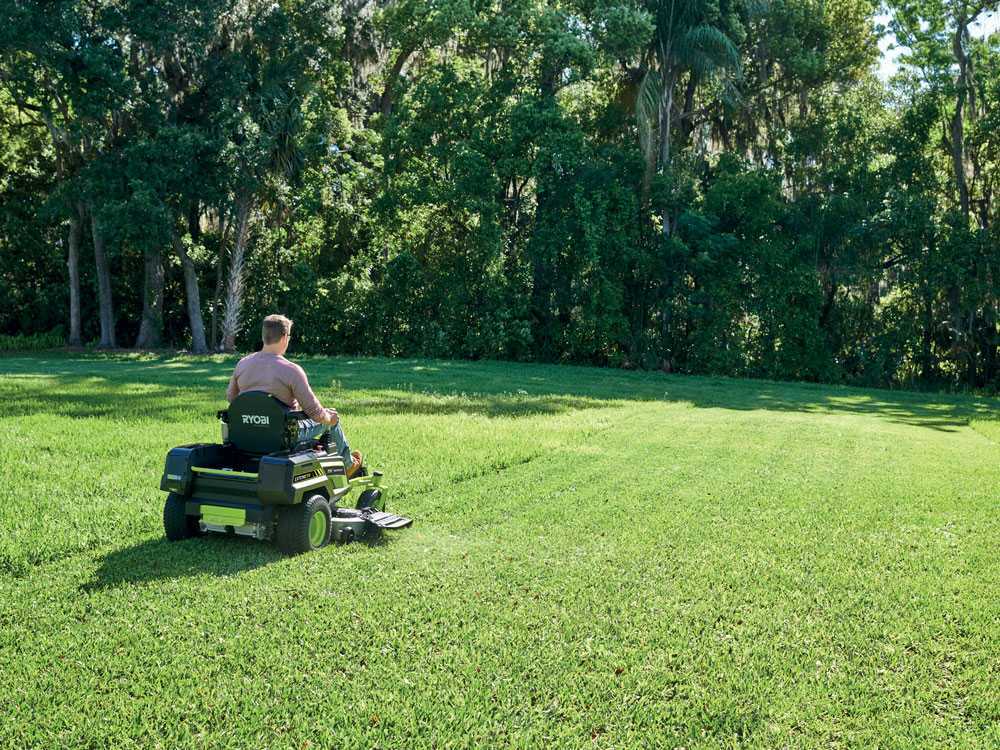 ryobi-ztrx137-akku-nullwendekreismaher-72v-30ah-137cm-schnittbreite-2in1-1.jpg ryobi ztrx137 akku nullwendekreismäher 72v/30ah 137cm schnittbreite 2in1